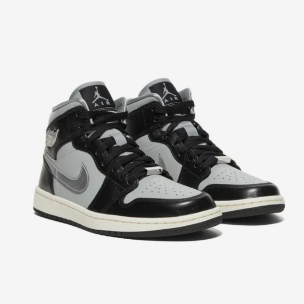 Jordan 1 Mid Black/Metallic Silver Women’s Size 9.5 Great condition With Box
